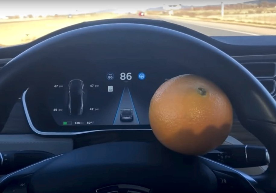 Автопилот Tesla обманули с помощью апельсина, AvtoSpot [АвтоСпот]