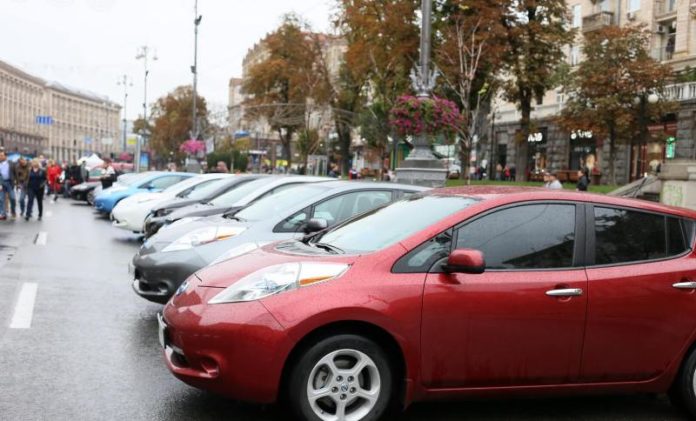 Объем подержанной электромобилей в РФ увеличился втрое