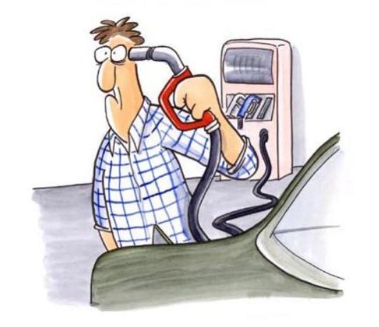 Рост цен на бензин неизбежен: 50 рублей за 1 литр появится на АЗС в скором времени