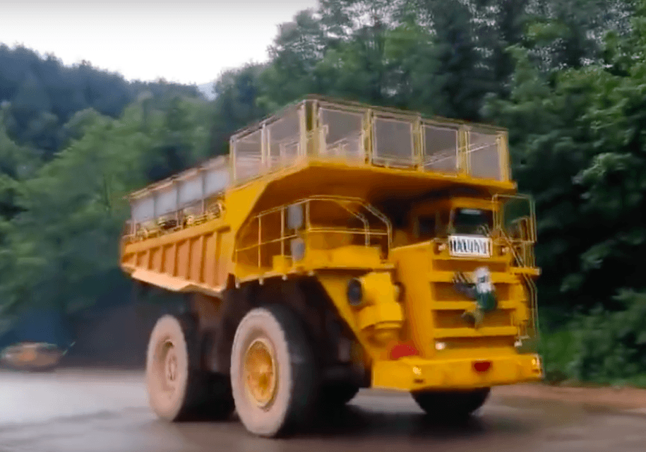 Видео: самое большое в мире такси работает на шахте в Австрии