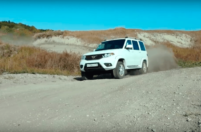 Видео: обновленный UAZ Patriot на кроссовой трассе