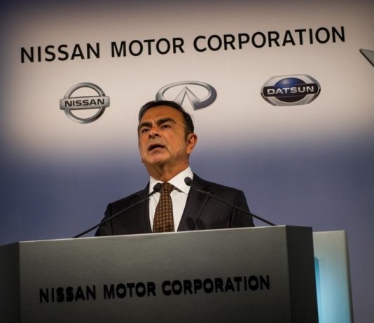 Nissan официально уволил Карлоса Гона