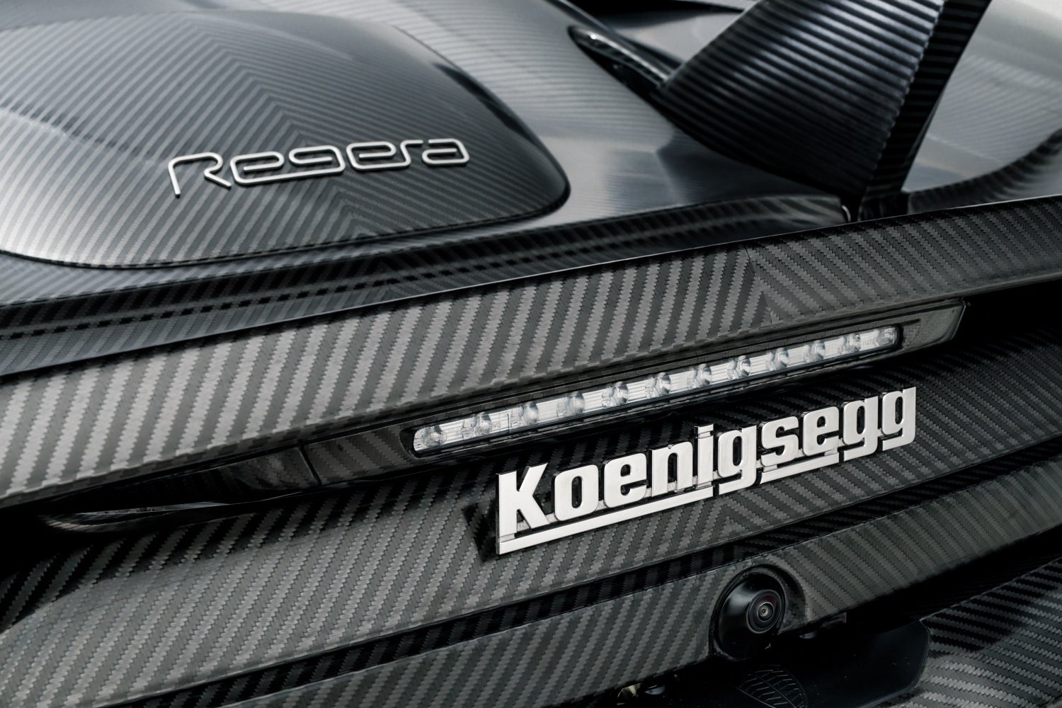 Koenigsegg выпустит «доступный» гибридный суперкар с безвальным двигателем