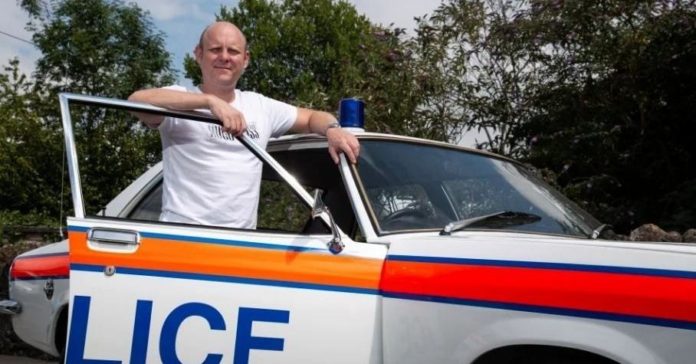 Старый полицейский Vauxhall VX90 вернулся в семью спустя 12 лет