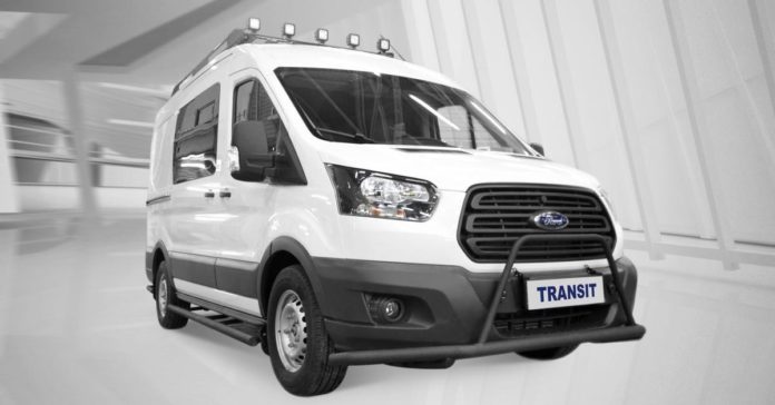 Российский Ford Transit превратили в машину для охотников и рыболовов