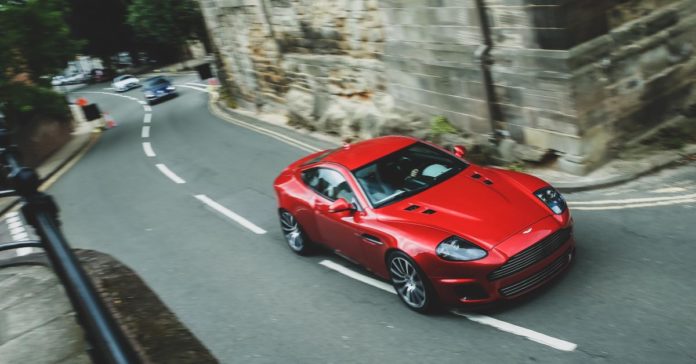 Бывший дизайнер Jaguar улучшил Aston Martin Vanquish
