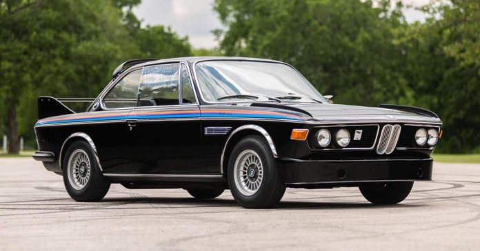 На аукцион выставлен редкий 48-летний спорткар BMW 3.0 CSL