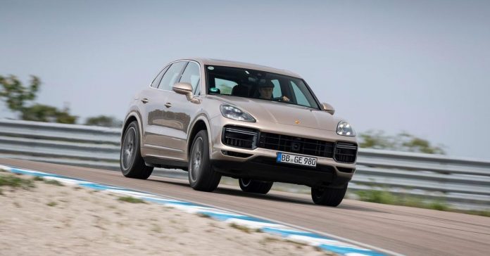 Российские Porsche Cayenne отправят в ремонт из-за риска утечки топлива