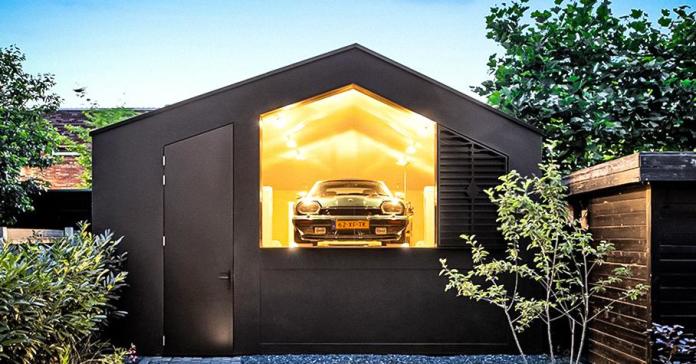Семейная пара спроектировала уникальный гараж для своих Jaguar