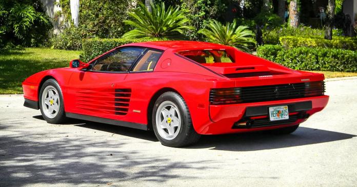 Культовый 32-летний Ferrari почти без пробега продают за 10 миллионов рублей