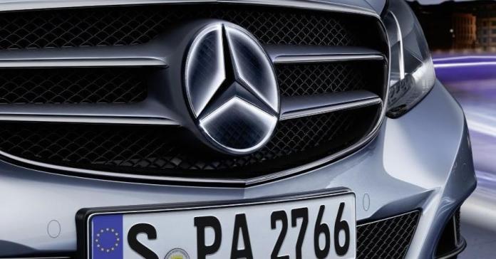 Светящийся логотип Mercedes-Benz может привести к ДТП