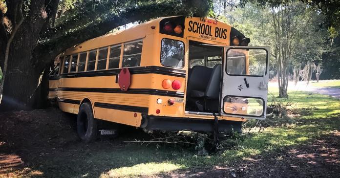 В США ребенок устроил гонки с полицией на угнанном школьном автобусе