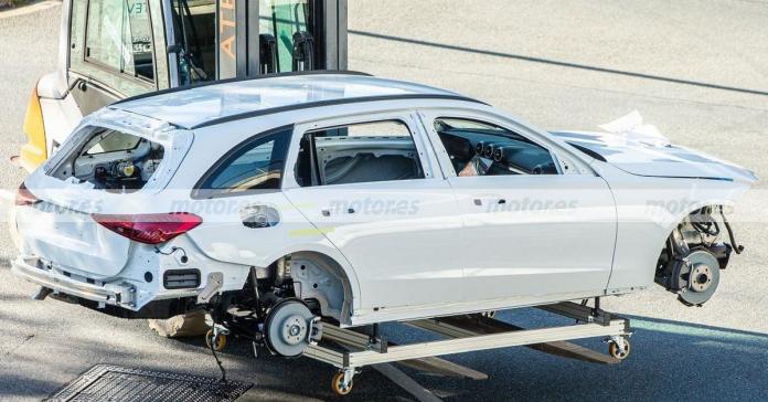 Новый Mercedes-Benz C-Class полностью лишился камуфляжа