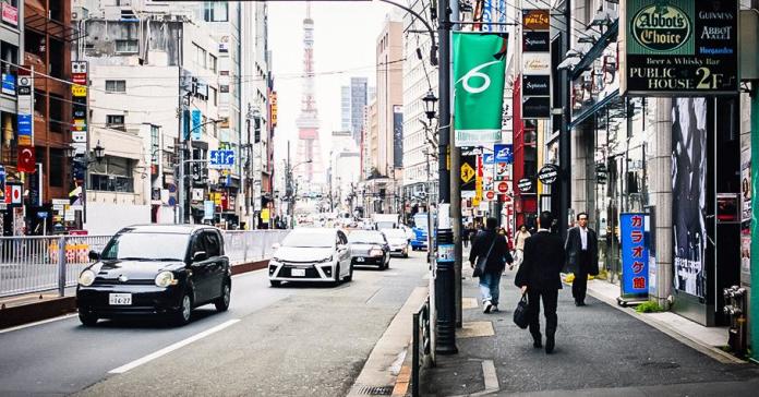 В Японии запретят продавать автомобили на бензине и дизеле