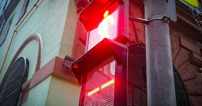 В Москве появились квадратные светофоры с инновационными функциями