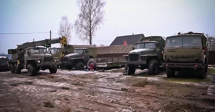 Посмотрите на идеально сохранившиеся армейские грузовики, которые можно приобрести от 500 000 рублей