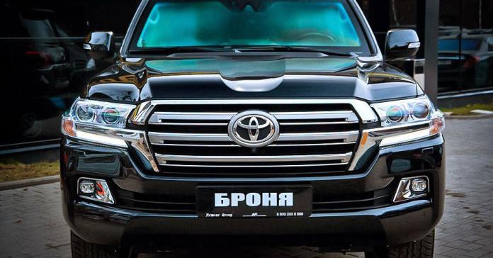 Вот так выглядит самый дорогой в России Toyota Land Cruiser за 10 миллионов рублей