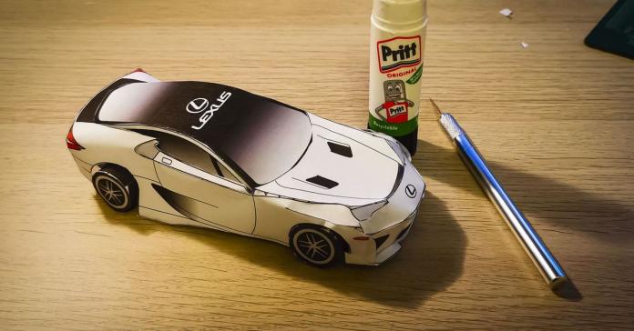 Lexus отмечает юбилей LFA: теперь суперкар можно сделать из бумаги