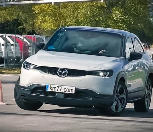 Видео: электрический Mazda MX-30 испытали «лосиным тестом»