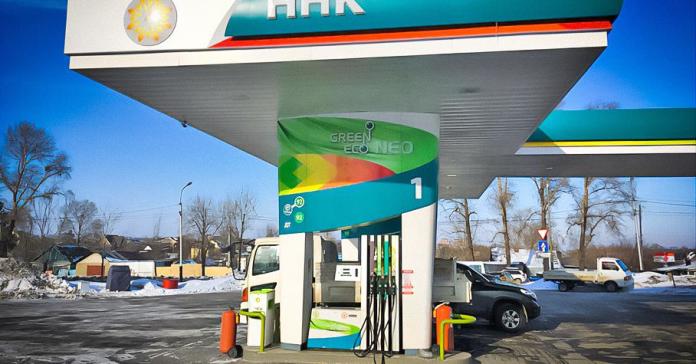В одном из регионов России введут карточки на топливо