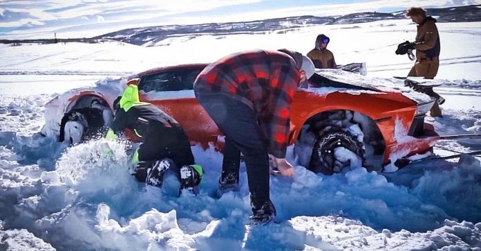 Видео: Lamborghini Aventador на гусеницах застрял во время первых тестов