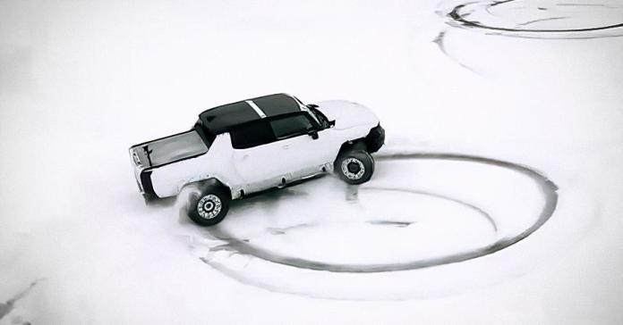 Видео: электрический Hummer крутит «пончики» на снегу