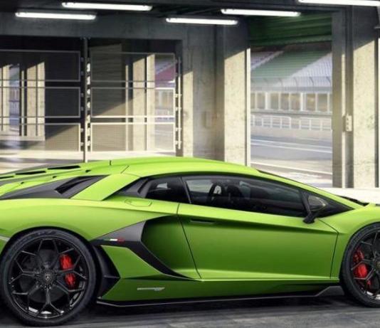 В России отозвали Lamborghini Aventador, у которых может оторваться капот