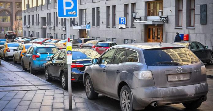 В Москве опять повысят стоимость парковки. В этот раз на 200 улицах