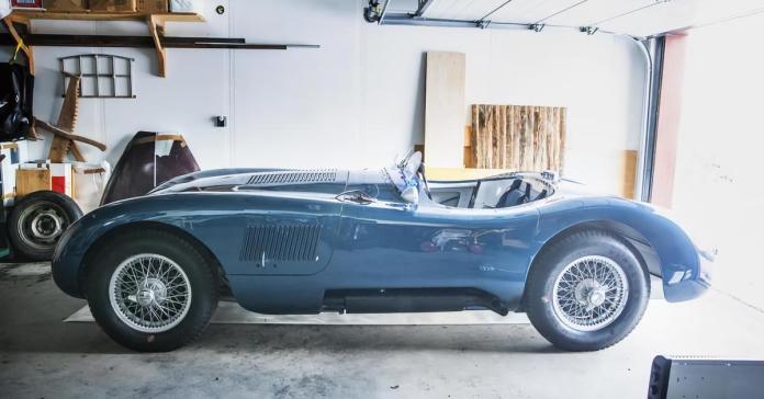 Jaguar подал в суд на пенсионеров из-за реплики родстера C-Type