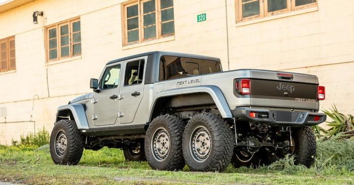 Американцы превратили Jeep Gladiator в шестиколесный грузовичок
