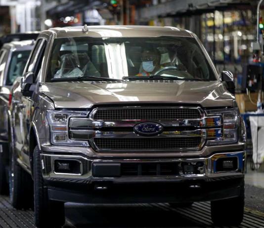 Ford отменил летние каникулы на большинстве своих заводов