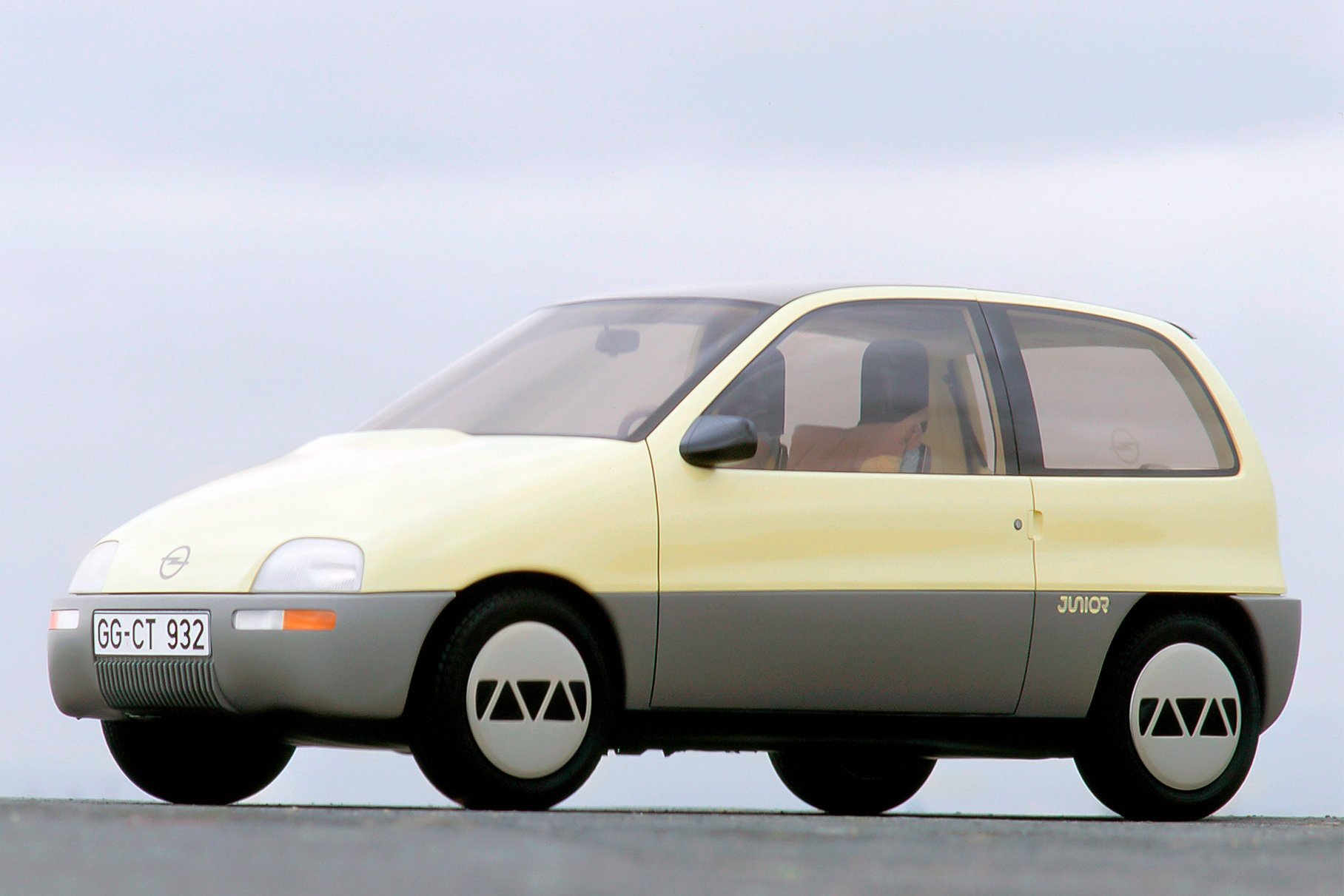 Концепт-кар из восьмидесятых с дизайном девяностых и технологиями 2000-х, AvtoSpot [АвтоСпот]