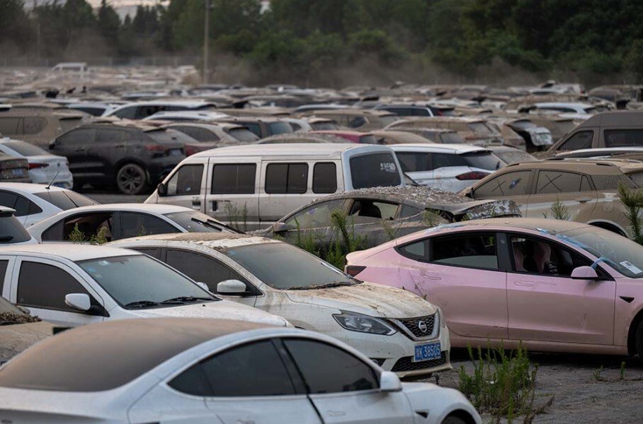 Посмотрите, как тысячи машин сушат на гигантской стоянке в Китае после наводнения, AvtoSpot [АвтоСпот]