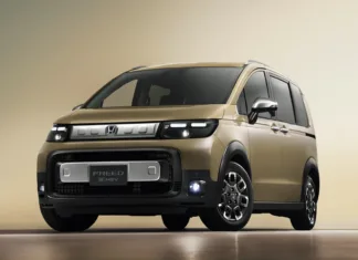 Новый бюджетный компактвэн honda freed впечатлил трансформацией салона