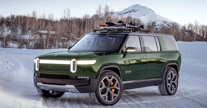 Экс-работники Tesla займутся сетью зарядок Rivian