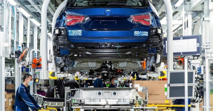 BMW запустит серийное производство iX3 до конца лета