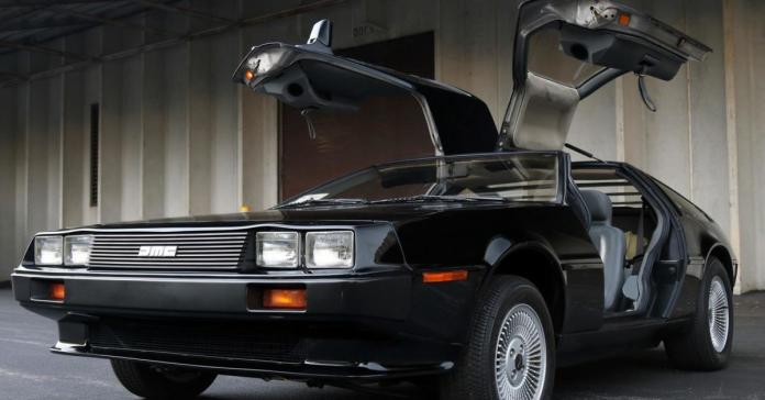 DeLorean в редком цвете и с крошечным пробегом пустили с молотка