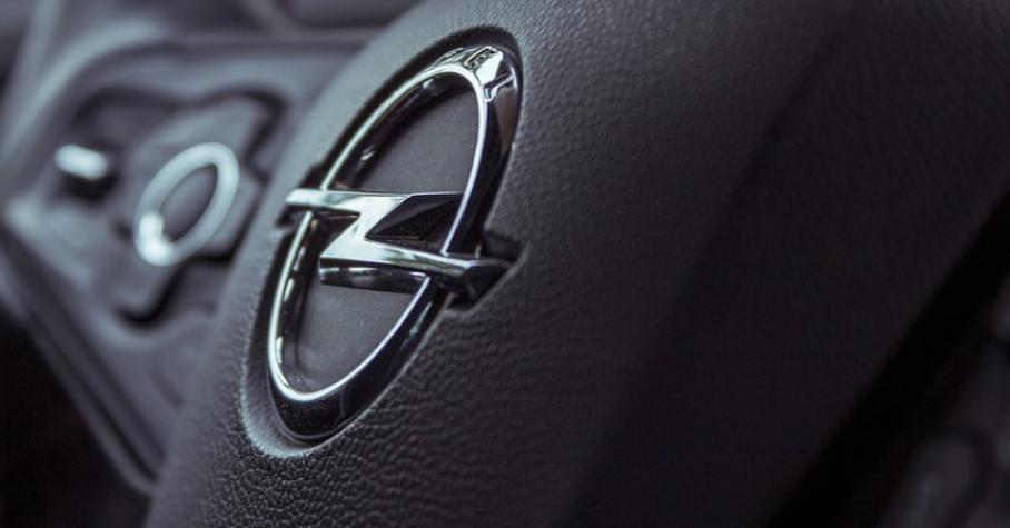 В сети появились изображения новой модели Opel для России