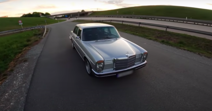 Видео: Mercedes-Benz 1973 года разогнали до максимальной скорости