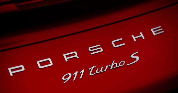 Стала известна дата премьеры Porsche 911 Turbo